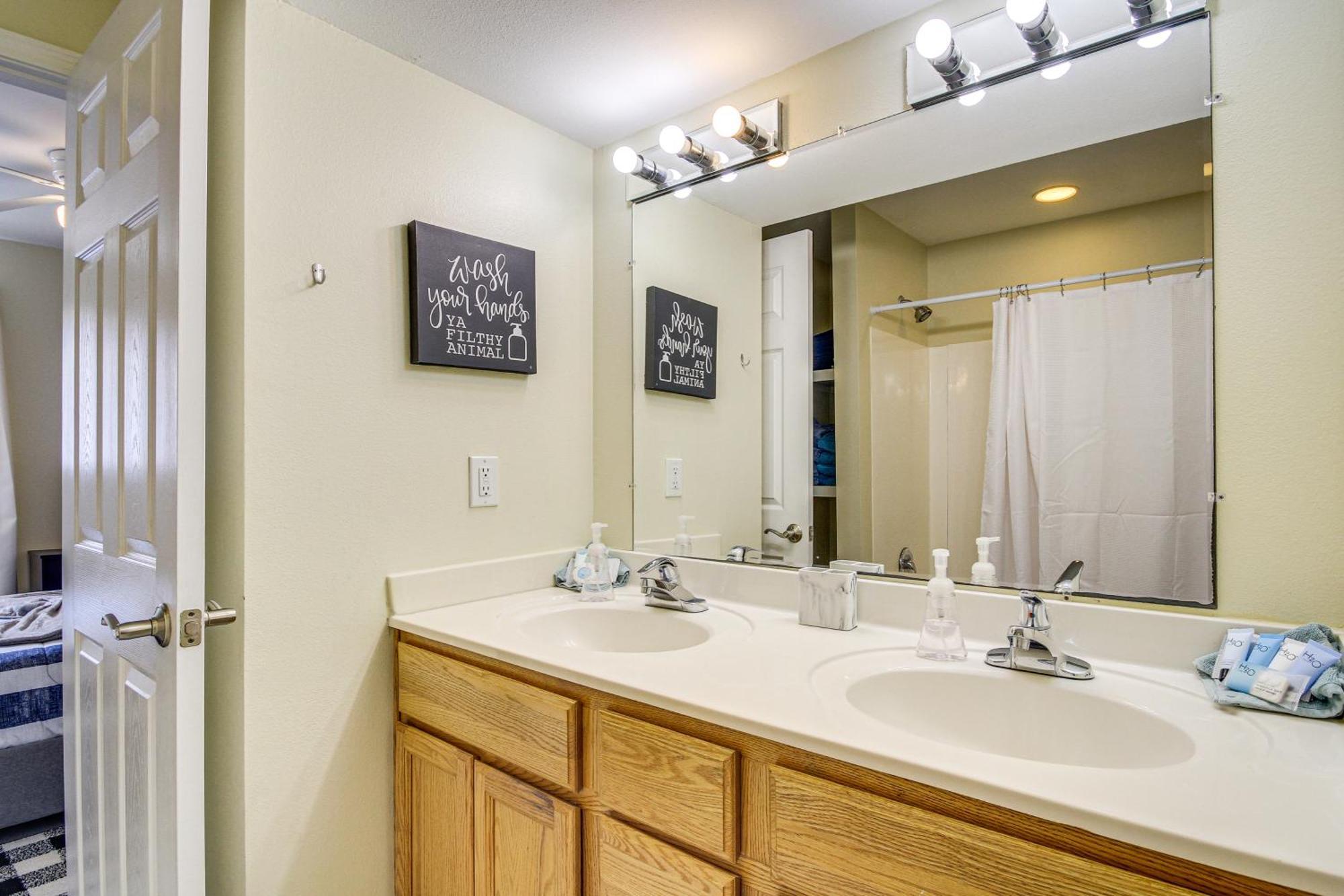 Airy Biloxi Condo With Patio Walk To Beach! Екстериор снимка