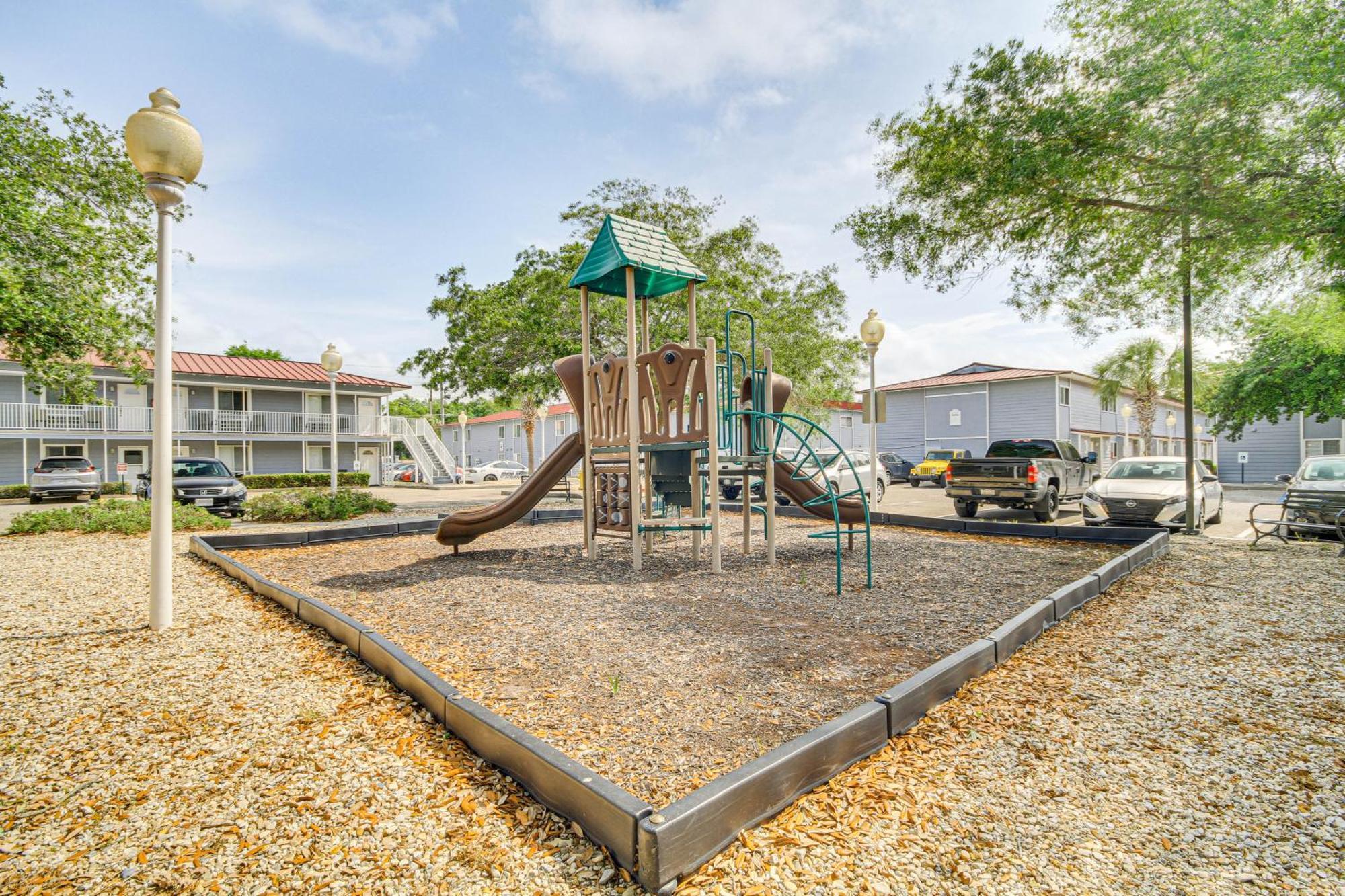 Airy Biloxi Condo With Patio Walk To Beach! Екстериор снимка