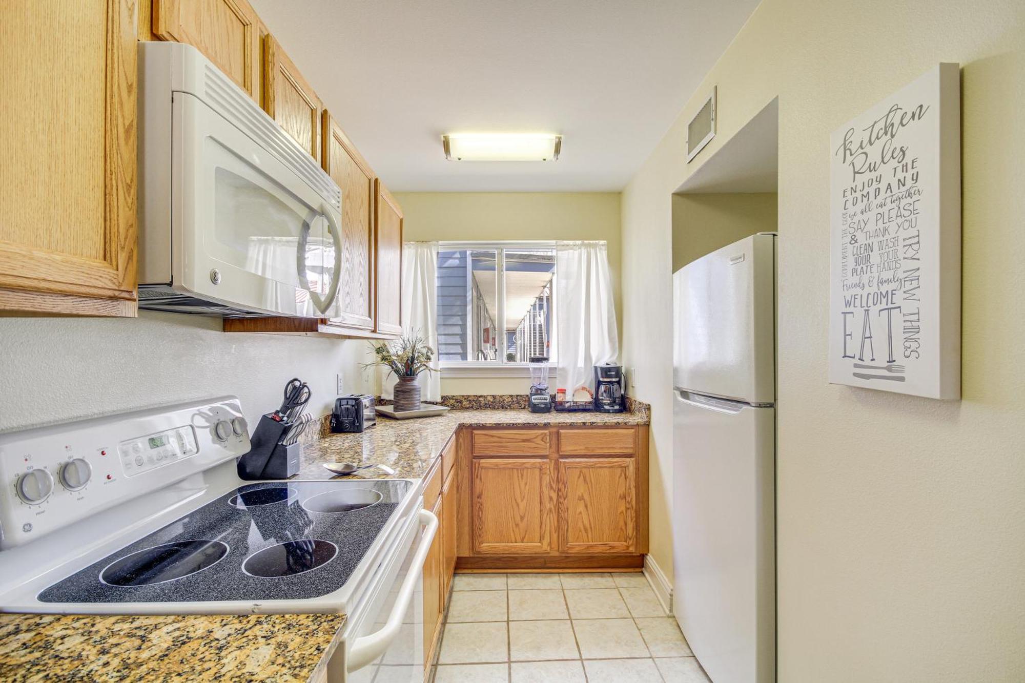 Airy Biloxi Condo With Patio Walk To Beach! Екстериор снимка